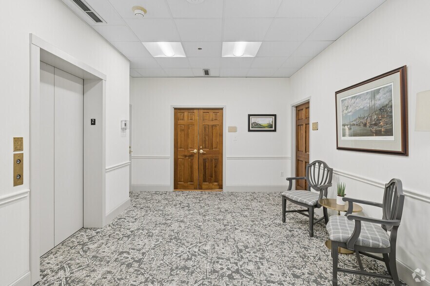 More Photos Of 600 Cameron St, Alexandria Office For Lease