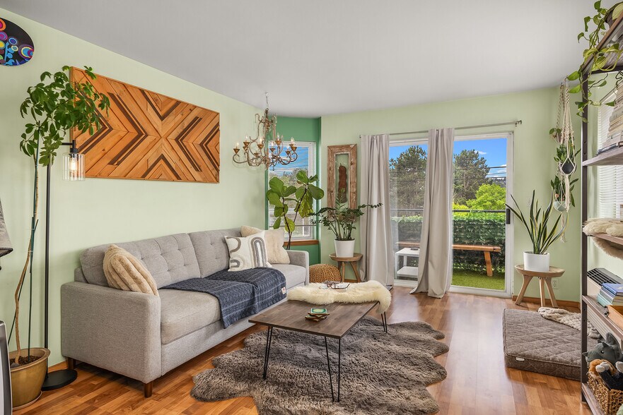 More Photos Of 816 N 38th St, Seattle Apartments For Sale