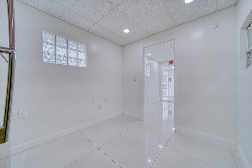 More Photos Of 1225 NE 162nd St, North Miami Beach Medical For Lease