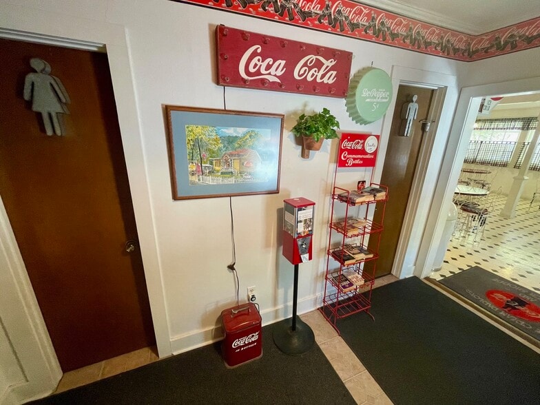 More Photos Of 273 N Main St, Eureka Springs Restaurant For Sale