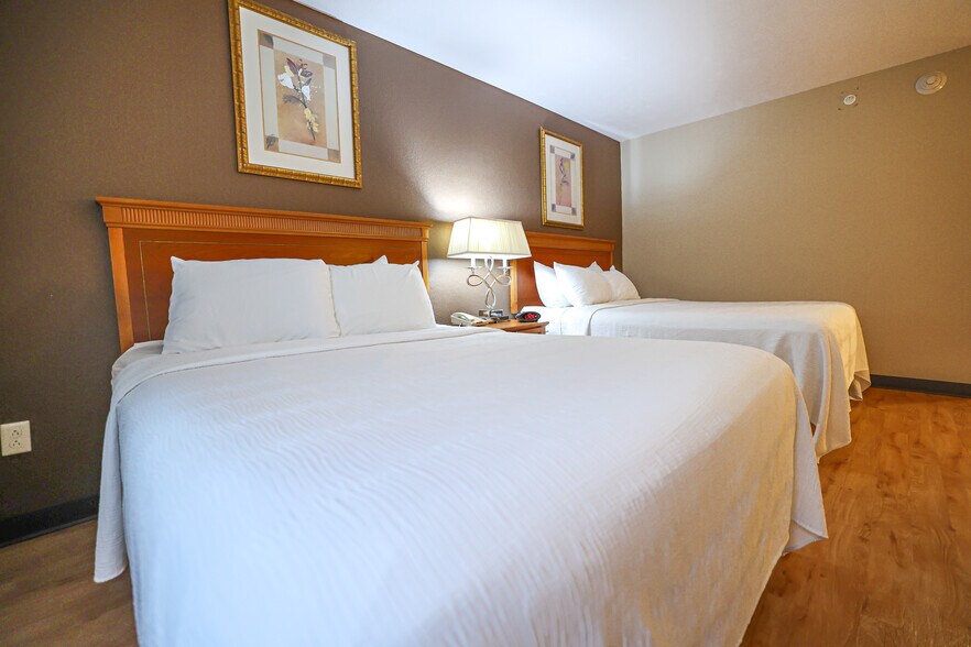 More Photos Of 625 W Washington St, Pittsfield Hotel For Sale