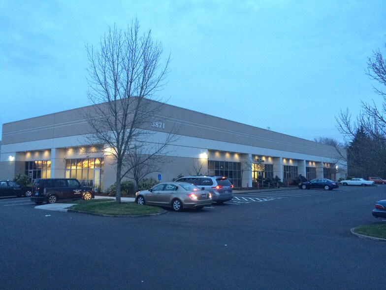 More Photos Of 3871 Fairview Industrial Dr SE, Salem Office For Lease