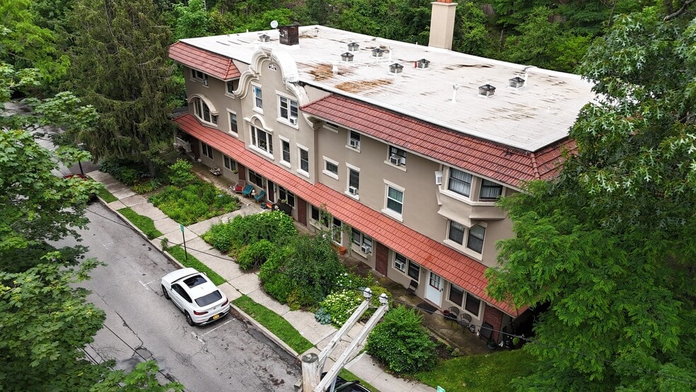 More Photos Of 1 Riverside Dr, Sleepy Hollow Village Apartments For Sale