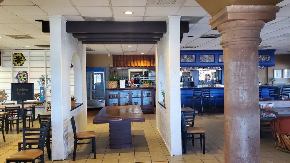 More Photos Of 9902 Gulf Fwy, Houston Restaurant For Lease