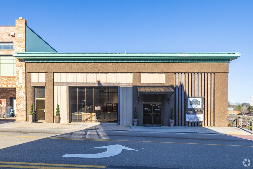 Primary Photo Of 161 Harper Ave, Maryville Religious Facility For Sale