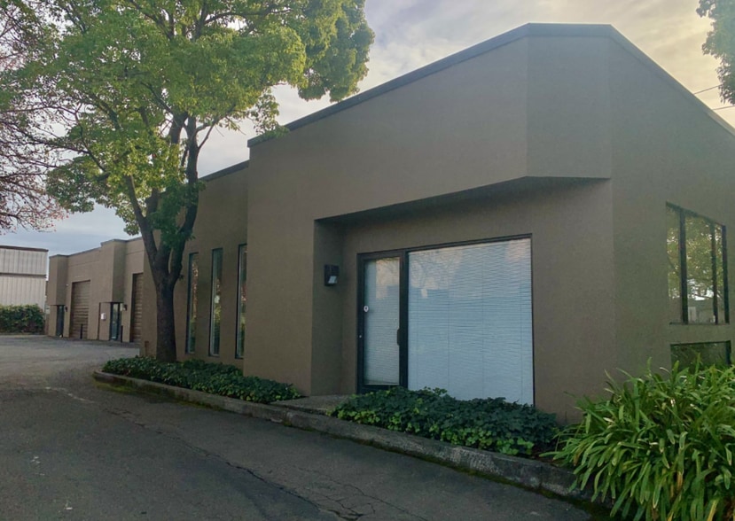 More Photos Of 3222 Airway Dr, Santa Rosa Light Manufacturing For Lease