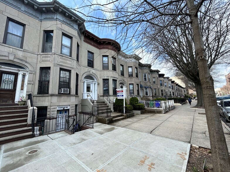 More Photos Of 450 Bay Ridge Pky, Brooklyn Office Residential For Lease