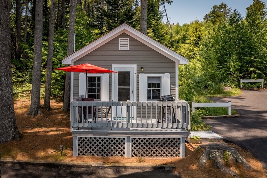 More Photos Of 2076 Atlantic Hwy, Lincolnville Hotel For Sale