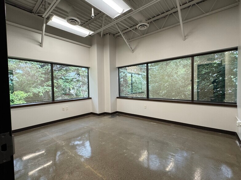 More Photos Of 7250 Metro Blvd, Edina Loft Creative Space For Lease