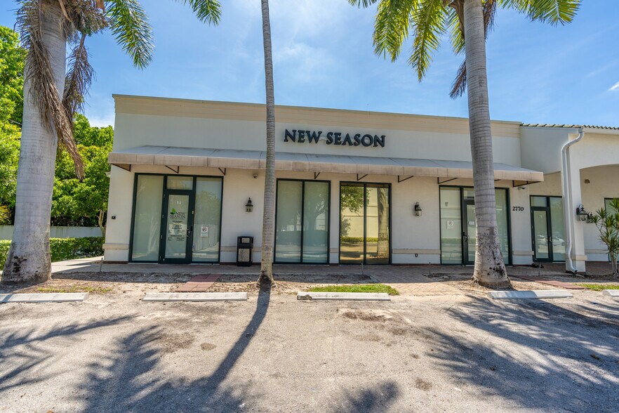 More Photos Of 2770 Davis Blvd, Naples Storefront For Sale