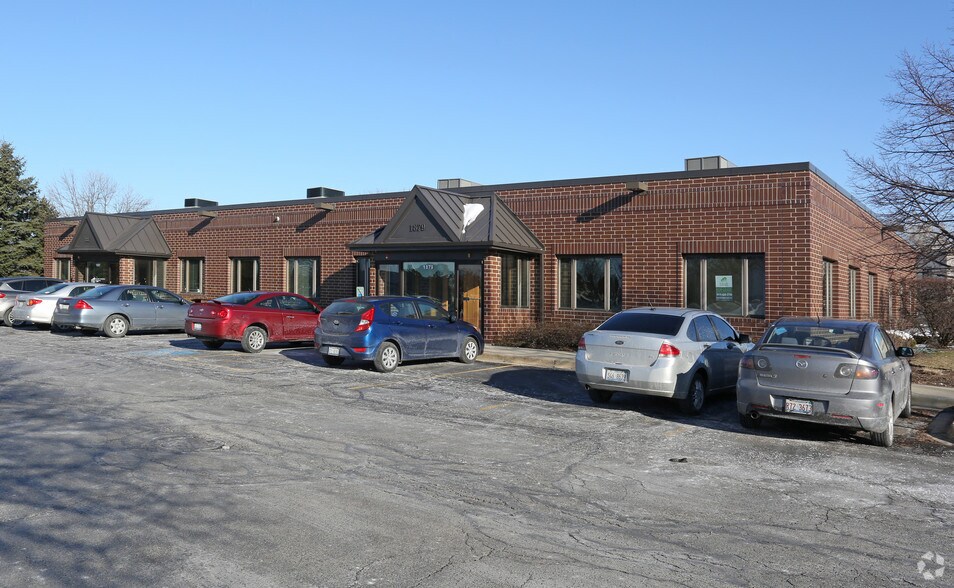 More Photos Of 1879-1887 High Grove Ln, Naperville Medical For Lease