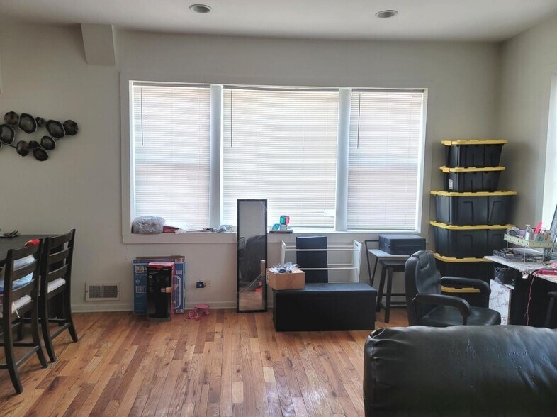 More Photos Of 63 E 43rd St, Chicago Storefront Retail Residential For Sale