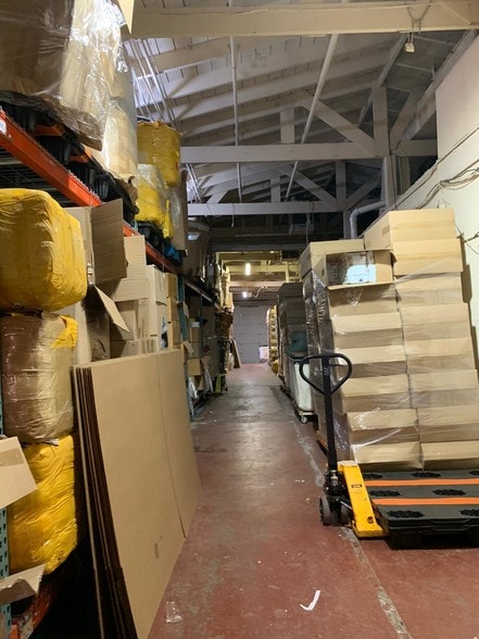 More Photos Of 130 Patterson St, Perth Amboy Light Distribution For Lease