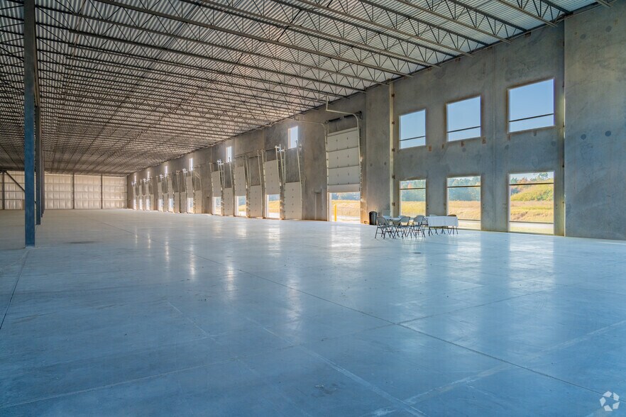 More Photos Of 6000 Enterprise Park Dr, Sanford Distribution For Lease