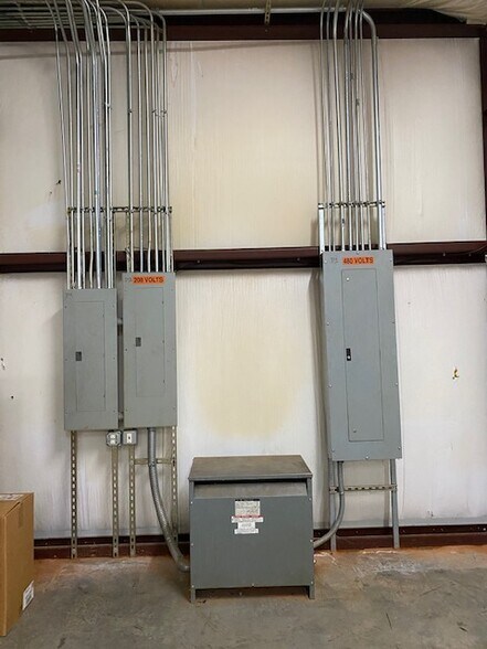 More Photos Of 197 Pit Rd, Mooresville Warehouse For Sale