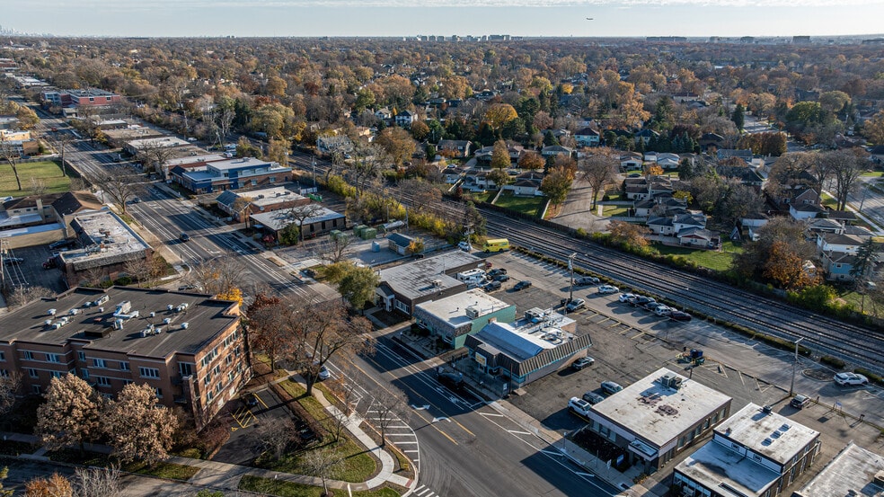 More Photos Of 912 Busse Hwy, Park Ridge Office For Lease