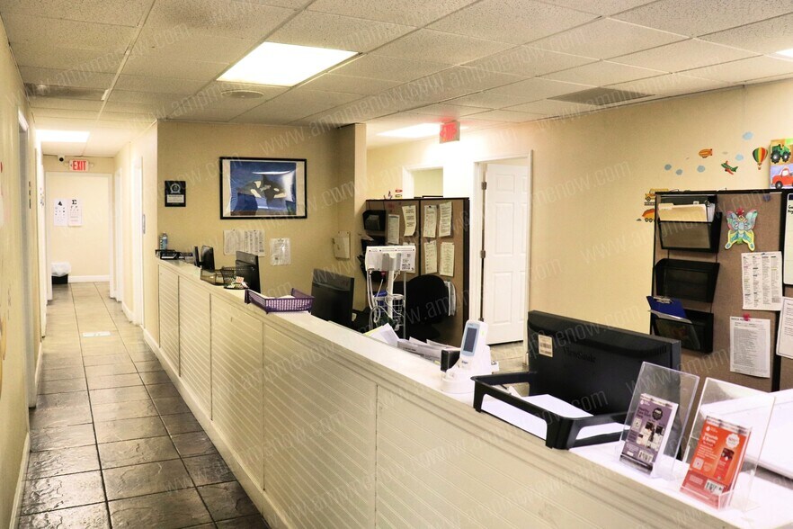 More Photos Of 8225 Normandy Blvd, Jacksonville Medical For Sale