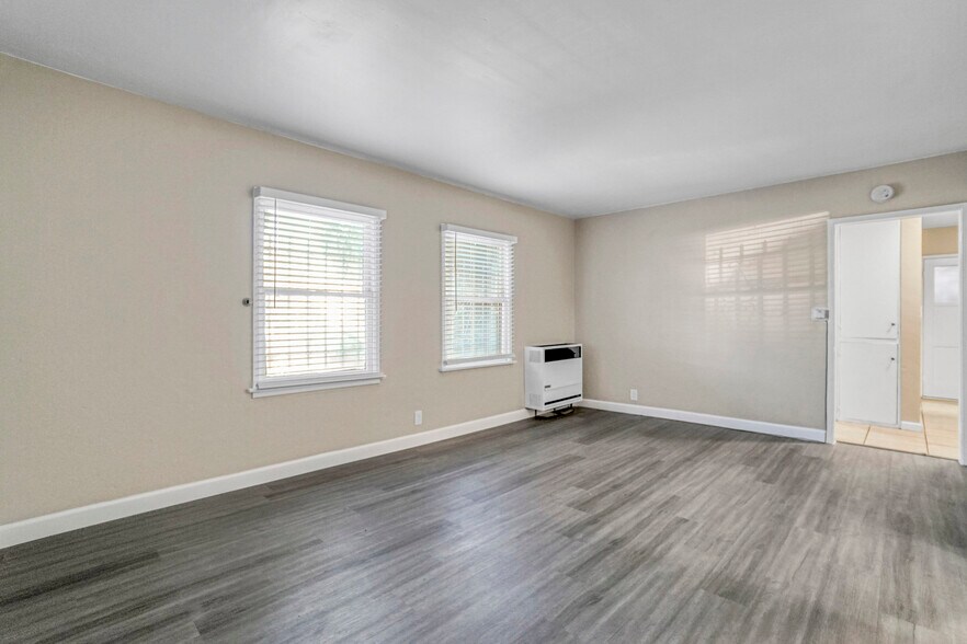 More Photos Of 1922 Locust Ave, Long Beach Apartments For Sale