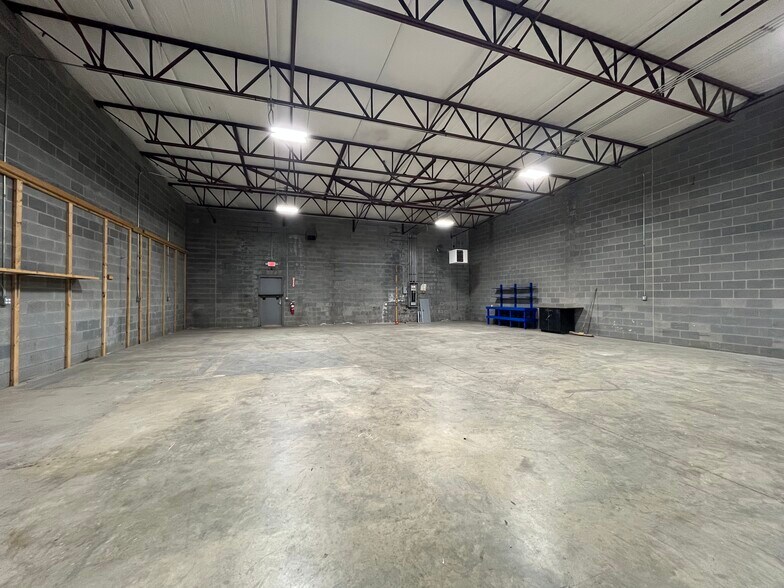 More Photos Of 1705 Orr Industrial Ct, Charlotte Industrial For Lease