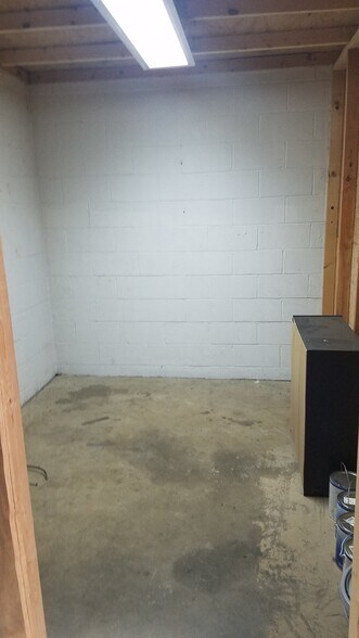 More Photos Of 3400 Leechburg Rd, Pittsburgh Auto Repair For Sale
