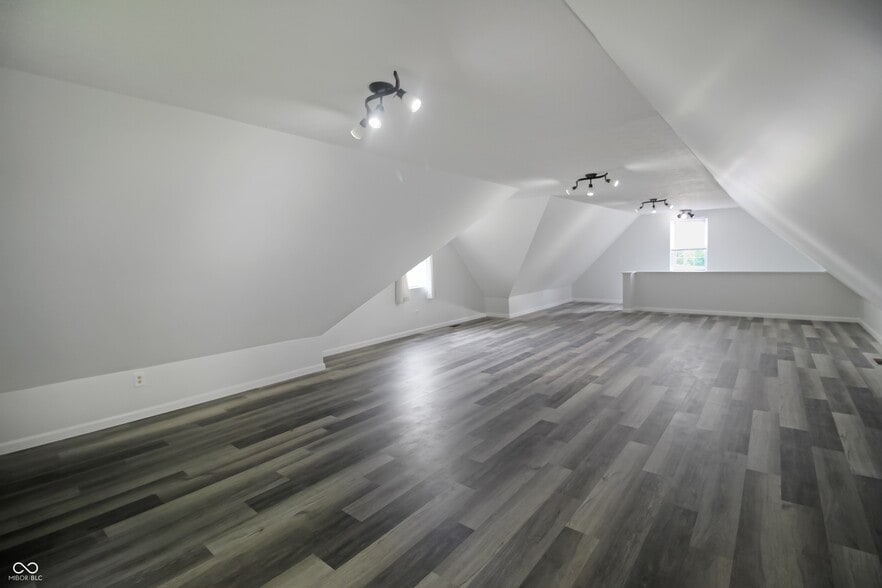 More Photos Of 257 E High St, Mooresville Self Storage For Sale