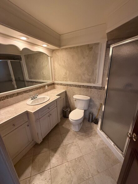 More Photos Of 9 Degnon Blvd, Bay Shore Office For Sale