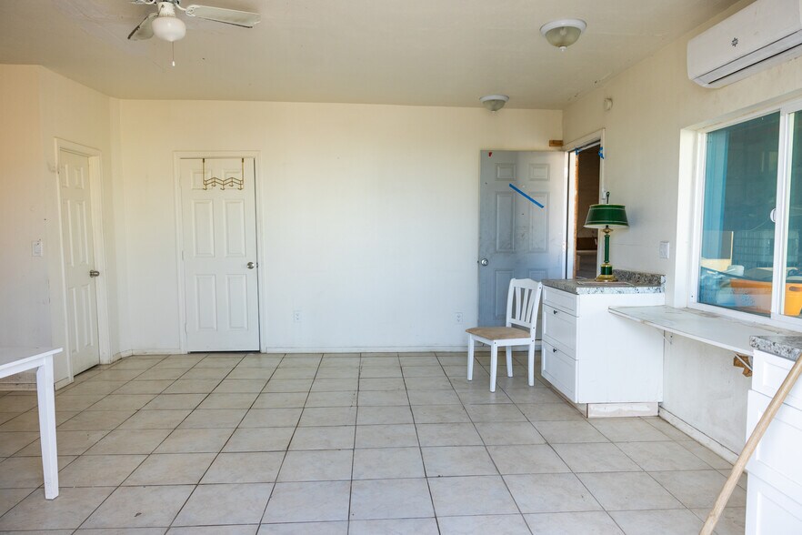 More Photos Of 1302 W Lincoln St, Phoenix Warehouse For Sale