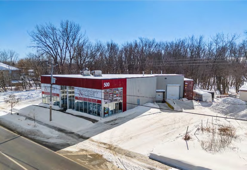 More Photos Of 500 Boul Arthur-Sauvé, Laval Freestanding For Sale