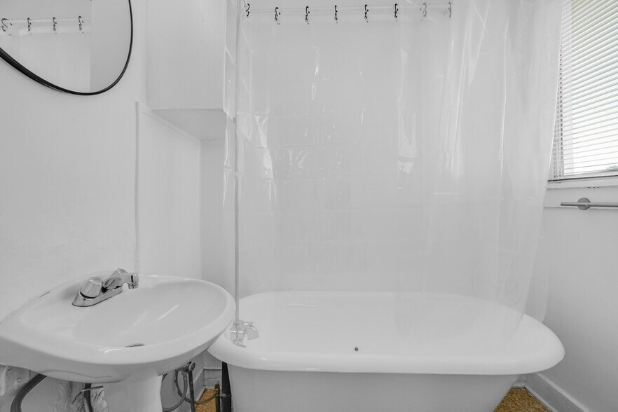 More Photos Of 2531 Elsinore St, Los Angeles Apartments For Sale