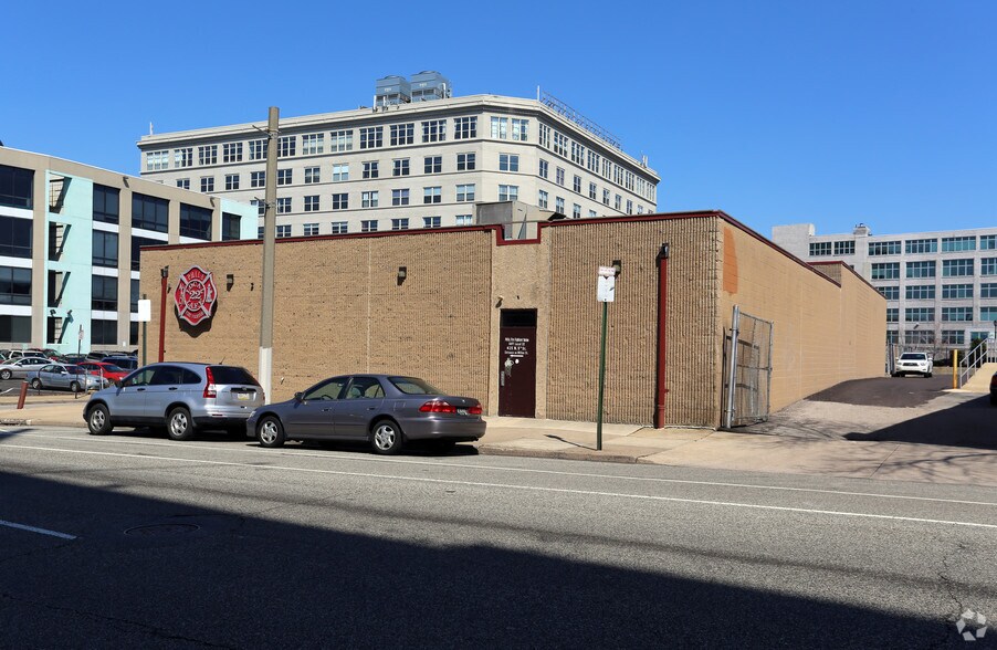 More Photos Of 415-427 N 5th St, Philadelphia Office For Sale