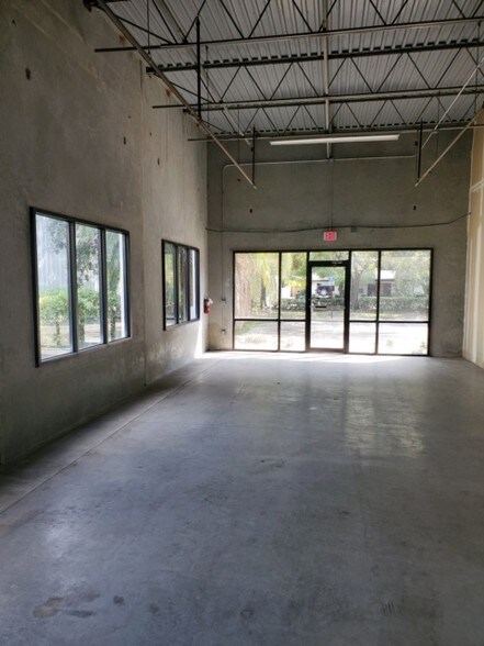 More Photos Of 1005 Orienta Ave, Altamonte Springs Flex For Lease