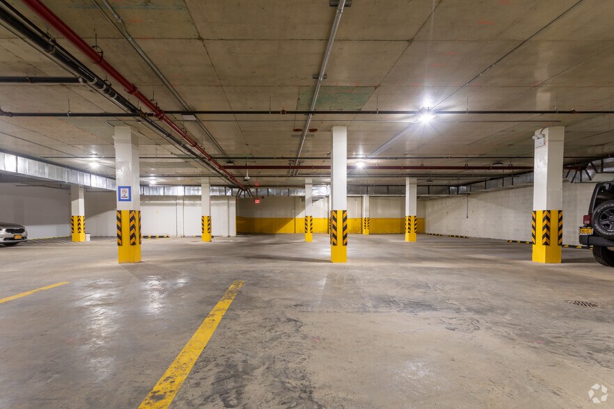 More Photos Of 62-41 Forest Ave, Flushing Apartments For Lease