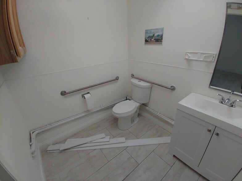 More Photos Of 6950 Via Olivero Ave, Las Vegas Office For Sale