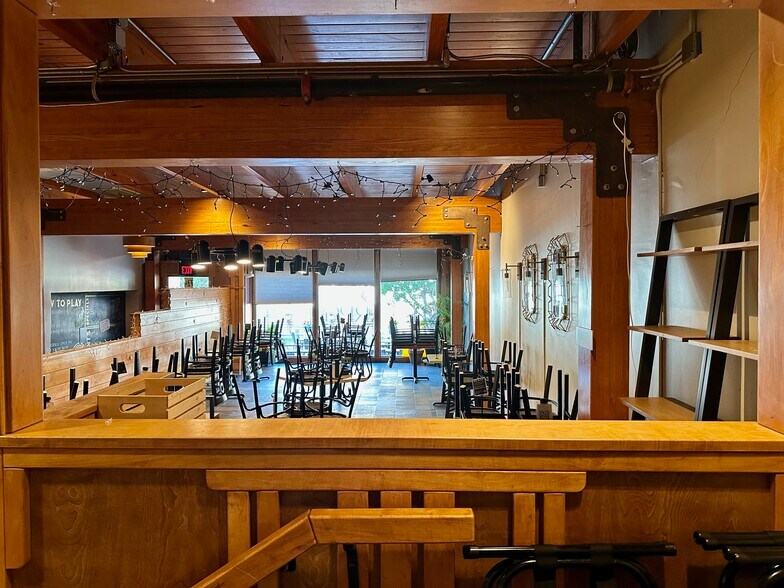 More Photos Of 724 S Massachusetts St, Lawrence Storefront Retail Residential For Lease