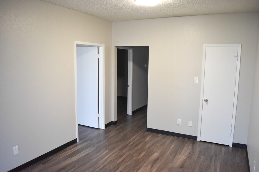 More Photos Of 1514 Ed Bluestein Blvd, Austin Unknown For Sale