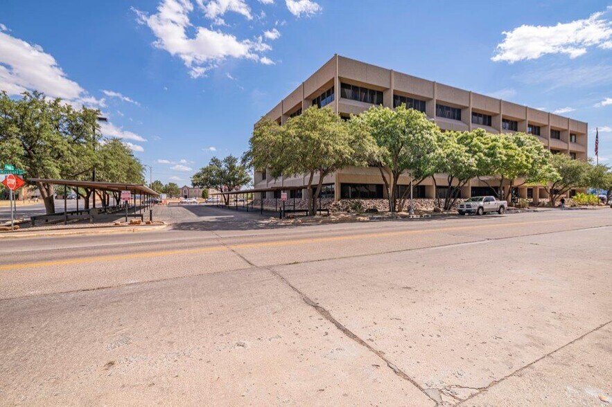 More Photos Of 125 W Missouri Ave, Midland Office For Lease