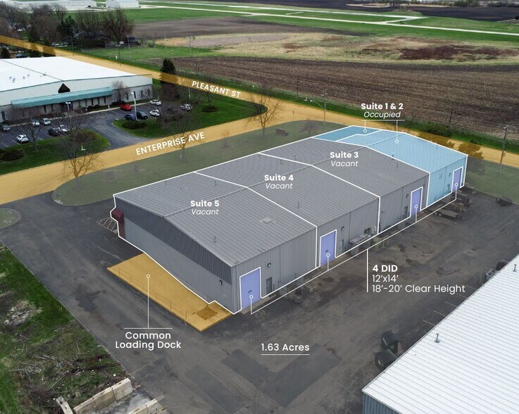 More Photos Of 633 Enterprise Ave, Dekalb Warehouse For Lease