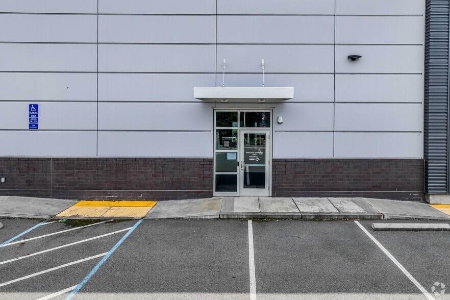 More Photos Of 2860 N Main St, Walnut Creek Flex For Sale