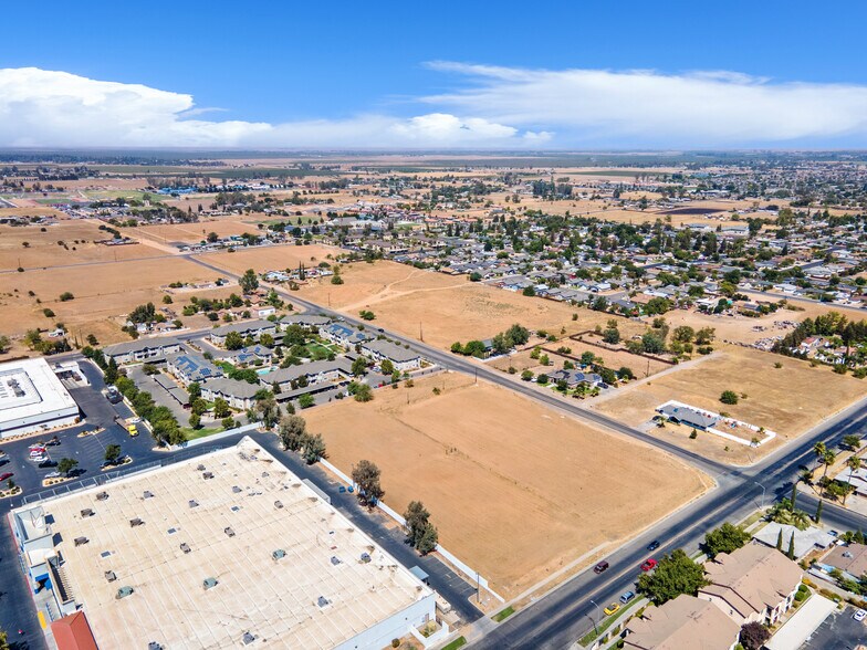 More Photos Of NEC Country Club Dr & Sherwood Ave, Madera Land For Sale