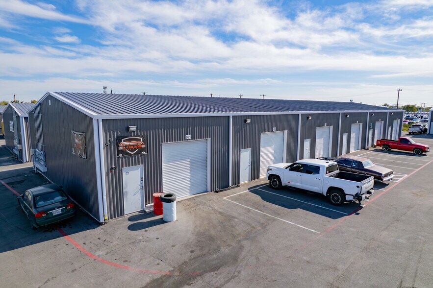 More Photos Of 2203 Cascade Pky, San Antonio Unknown For Lease