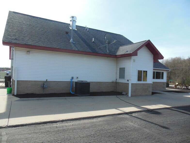 More Photos Of 3510 Cadillac Dr, Farwell Restaurant For Sale