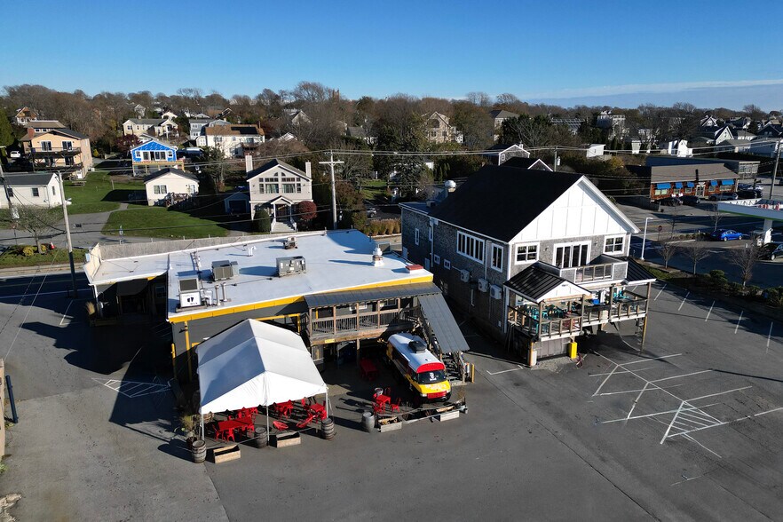 More Photos Of 116-124 Aquidneck Ave, Middletown General Retail For Sale