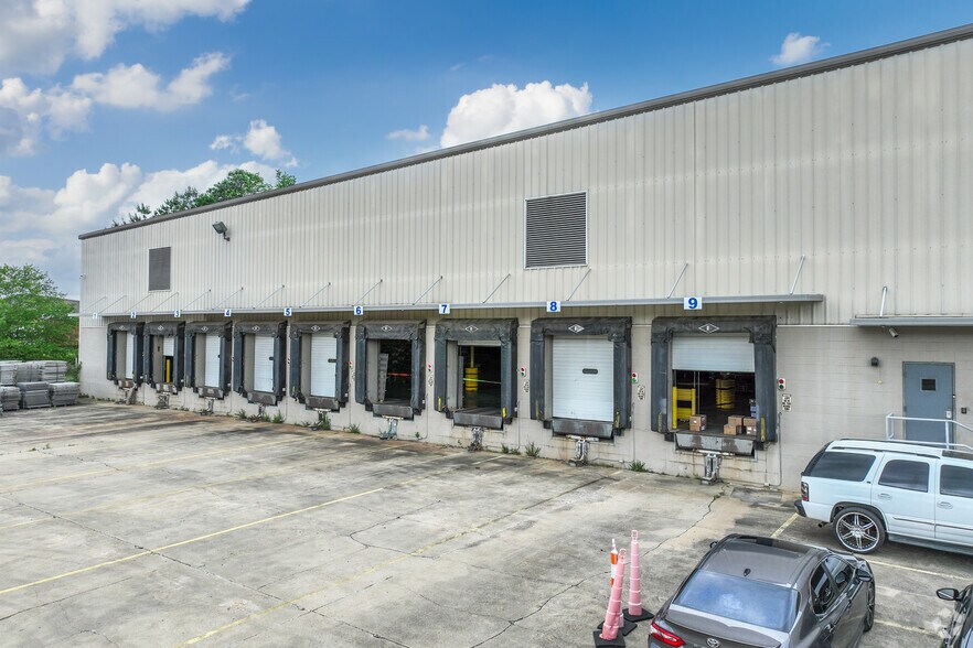 More Photos Of 195 Industrial Blvd, Madison Distribution For Lease