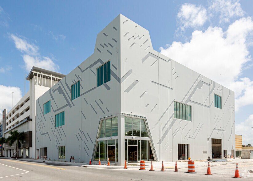 More Photos Of 4-100 S Krome Ave, Homestead Unknown For Lease