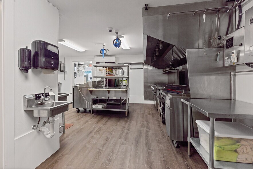 More Photos Of 205 W Main St, Liberty Restaurant For Sale