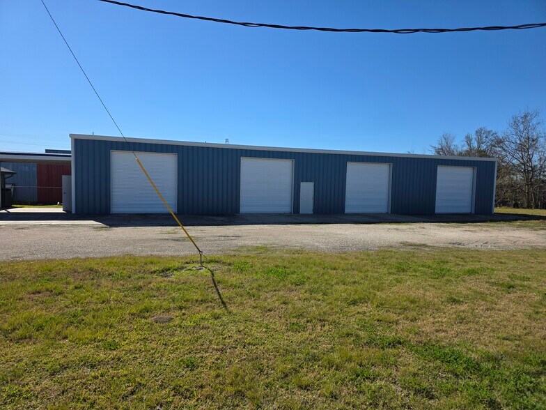 More Photos Of 3708 Highway 27 S, Sulphur Flex For Lease