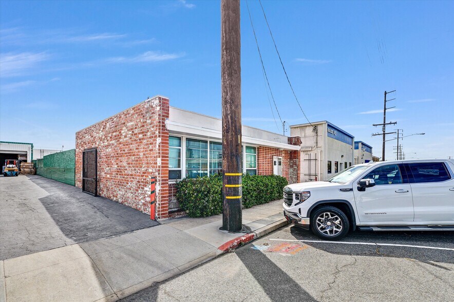 More Photos Of 624 Palm Ave, Alhambra Manufacturing For Sale