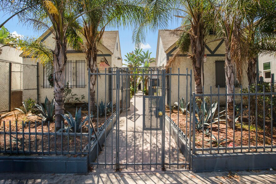 More Photos Of 526-534 W 47th St, Los Angeles Apartments For Sale