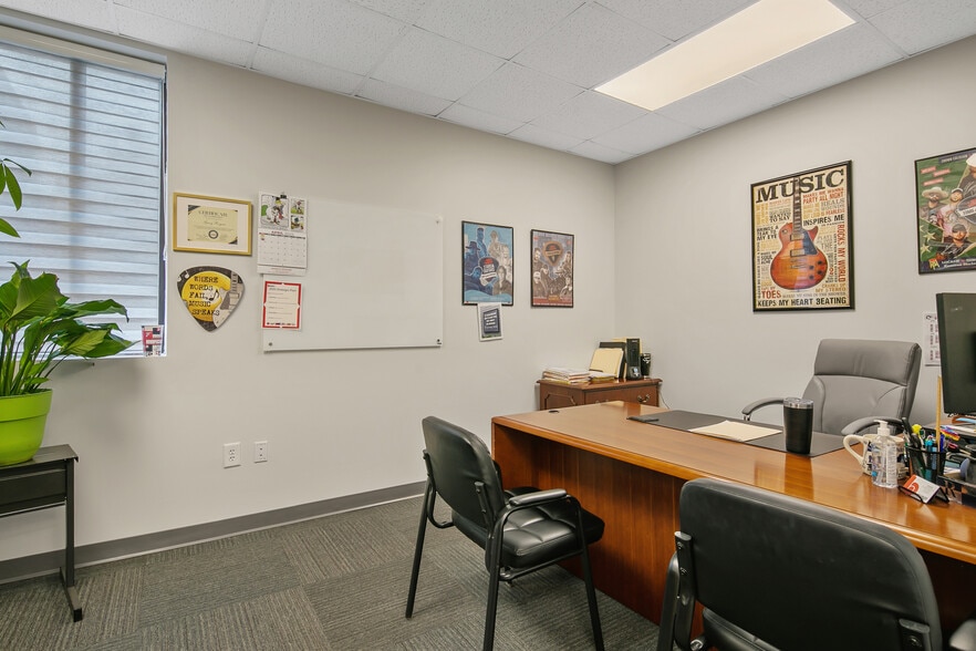 More Photos Of 1876 Bureau Dr, Fayetteville Medical For Sale