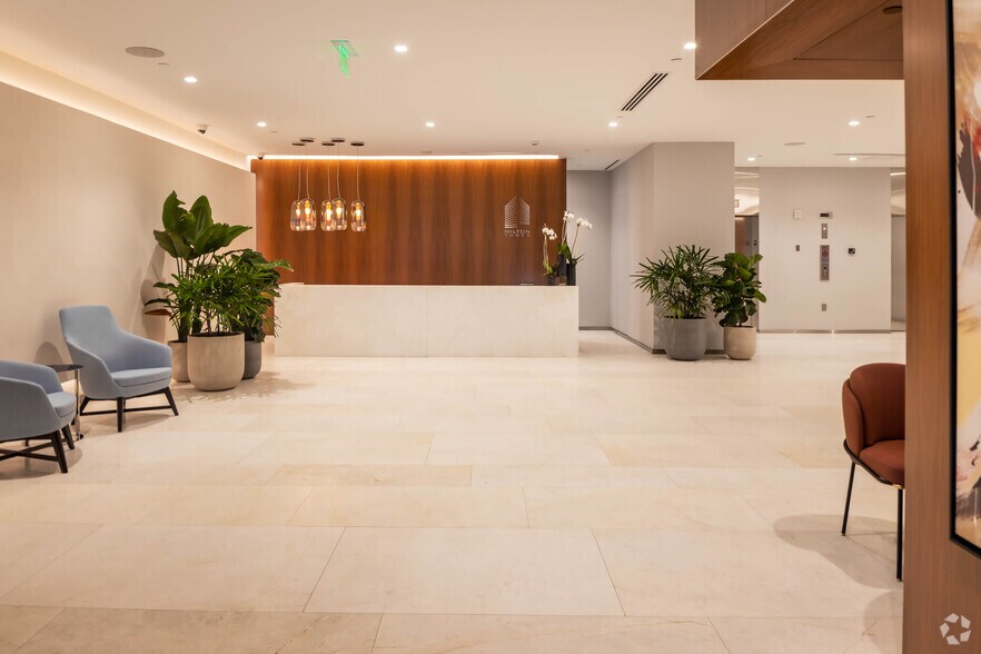 More Photos Of 16690 Collins Ave, Sunny Isles Beach Office For Lease